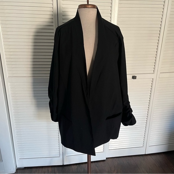 Torrid Black Blazer Jacket 3/4 Length Ruched Sleeves 6X - Picture 2 of 9